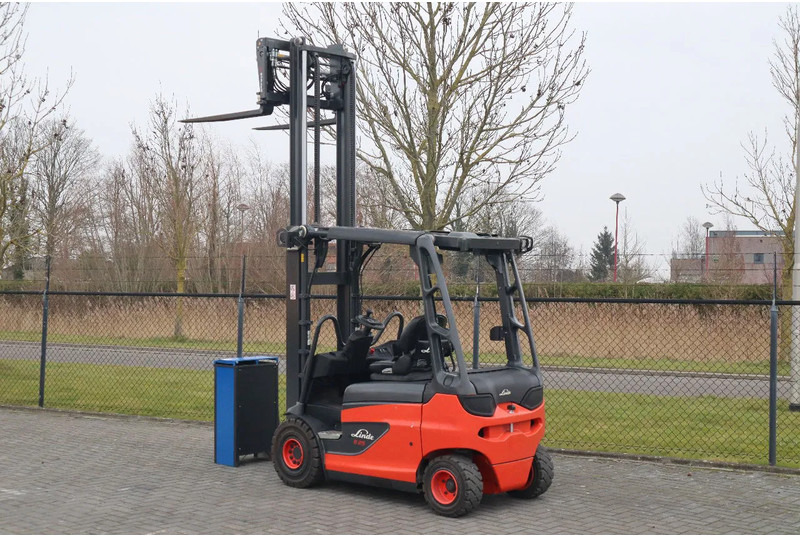 Linde E25 R-01 ROADSTER | DEMO | SIDESHIFT | FORK SPREADERS - Elektrische heftruck: afbeelding 3 Linde E25 R-01 ROADSTER | DEMO | SIDESHIFT | FORK SPREADERS - Elektrische heftruck: afbeelding 3