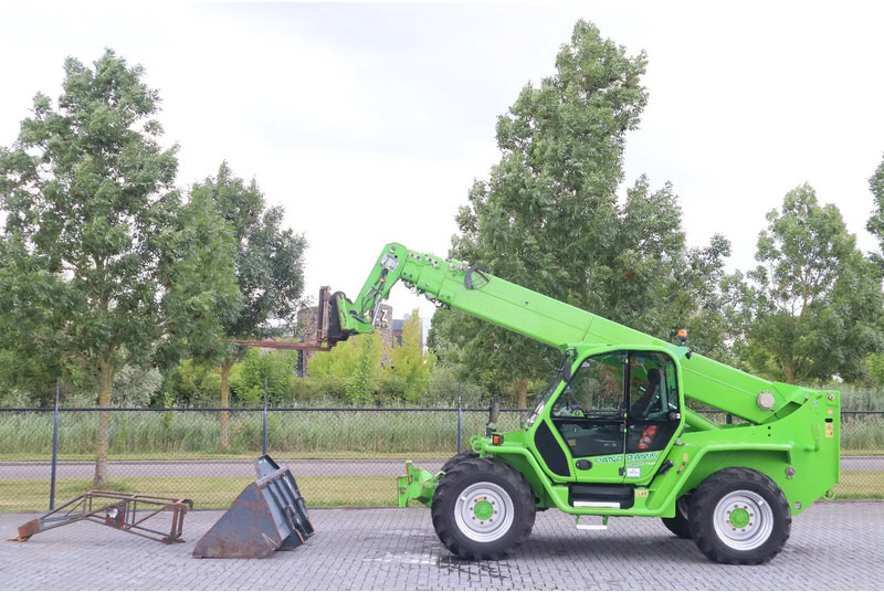 Merlo P40.17 PLUS | FORKS | JIB | BUCKET - Verreiker: afbeelding 1 Merlo P40.17 PLUS | FORKS | JIB | BUCKET - Verreiker: afbeelding 1