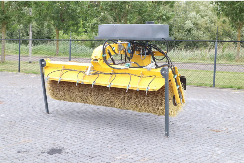 STARK RSW 3000 S | SWEEPER | BRUSH | KEHRMASCHINE | WATER SPRAY - Veeg: afbeelding 1 STARK RSW 3000 S | SWEEPER | BRUSH | KEHRMASCHINE | WATER SPRAY - Veeg: afbeelding 1