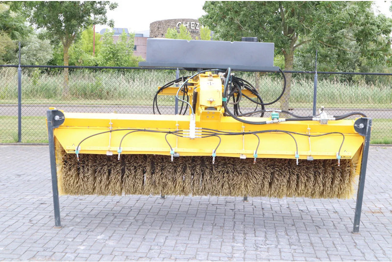 STARK RSW 3000 S | SWEEPER | BRUSH | KEHRMASCHINE | WATER SPRAY - Veeg: afbeelding 2 STARK RSW 3000 S | SWEEPER | BRUSH | KEHRMASCHINE | WATER SPRAY - Veeg: afbeelding 2