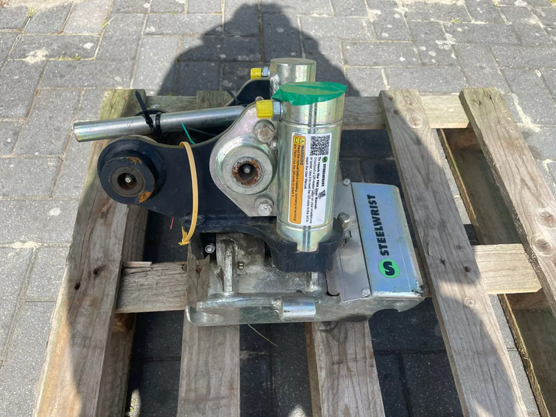 Sanderson STEELWRIST TMX S30 -180HA | TILT QUICKCOUPLER | TILTING COUPLER | NEW - Draaikantelstuk voor Bouwmachine: afbeelding 2 Sanderson STEELWRIST TMX S30 -180HA | TILT QUICKCOUPLER | TILTING COUPLER | NEW - Draaikantelstuk voor Bouwmachine: afbeelding 2