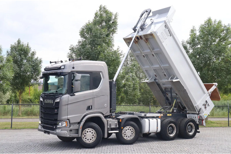 Scania R650 V8 NGS | 8X4 | FULL STEEL | RETARDER | BIG AXLES | EURO 6 - Kipper vrachtwagen: afbeelding 1 Scania R650 V8 NGS | 8X4 | FULL STEEL | RETARDER | BIG AXLES | EURO 6 - Kipper vrachtwagen: afbeelding 1