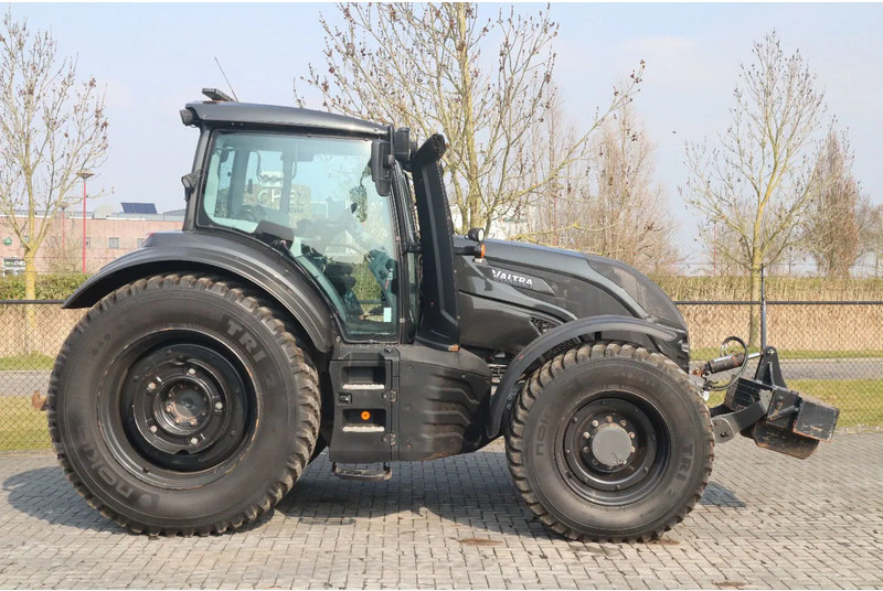 Valtra T234 D UNLIMITED | FRONT PTO | 53 KM/H | FULL OPTION - Tractor: afbeelding 4 Valtra T234 D UNLIMITED | FRONT PTO | 53 KM/H | FULL OPTION - Tractor: afbeelding 4