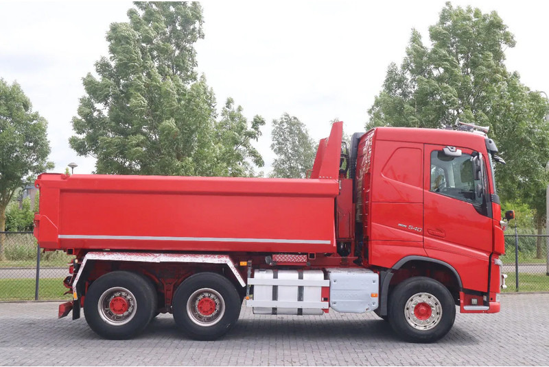 Volvo FH 540 | 6X4 | RETARDER | BIG AXLES | EURO 6 - Kipper vrachtwagen: afbeelding 4 Volvo FH 540 | 6X4 | RETARDER | BIG AXLES | EURO 6 - Kipper vrachtwagen: afbeelding 4