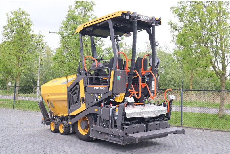 Volvo P2870 D ABG | ASPHALT PAVER | NEW / UNUSED | BOMAG BF300 - Asfaltmachine: afbeelding 3 Volvo P2870 D ABG | ASPHALT PAVER | NEW / UNUSED | BOMAG BF300 - Asfaltmachine: afbeelding 3