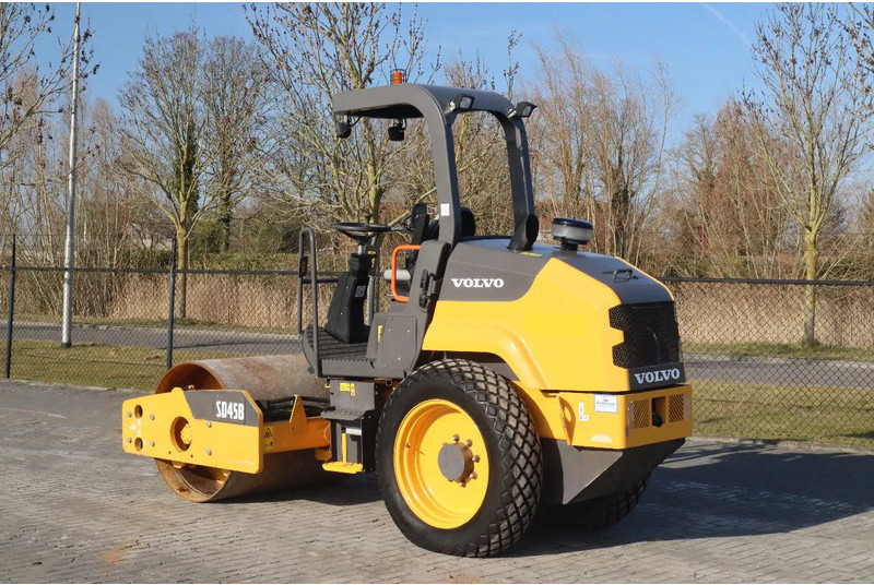Volvo SD45B | GOOD CONDIITON | LOW HOURS - Asfaltwals: afbeelding 3 Volvo SD45B | GOOD CONDIITON | LOW HOURS - Asfaltwals: afbeelding 3