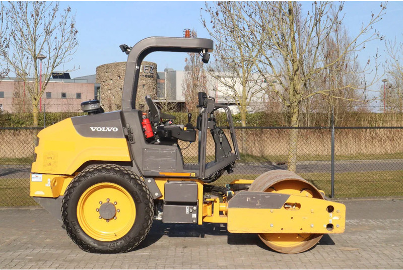 Volvo SD45B | GOOD CONDIITON | LOW HOURS - Asfaltwals: afbeelding 4 Volvo SD45B | GOOD CONDIITON | LOW HOURS - Asfaltwals: afbeelding 4