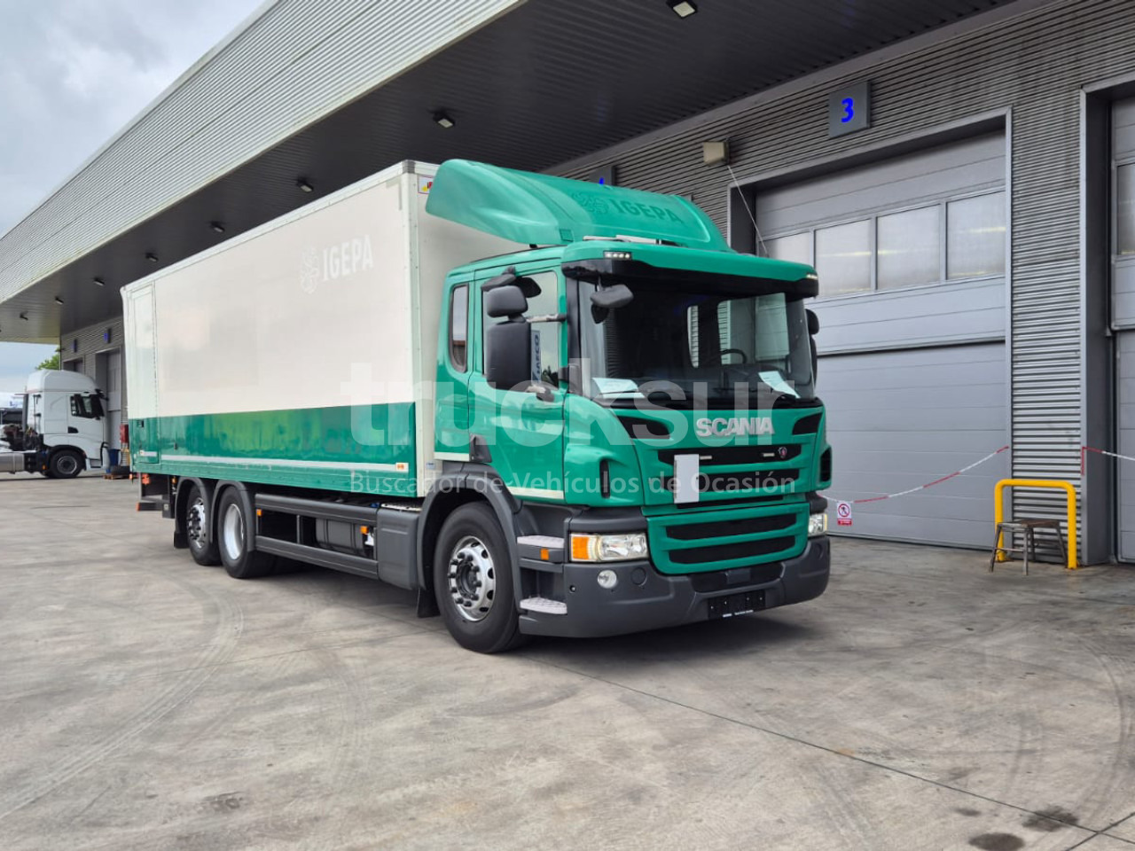 SCANIA P320.26 ejes 6x2*4 - Schuifzeilen vrachtwagen: afbeelding 2 SCANIA P320.26 ejes 6x2*4 - Schuifzeilen vrachtwagen: afbeelding 2