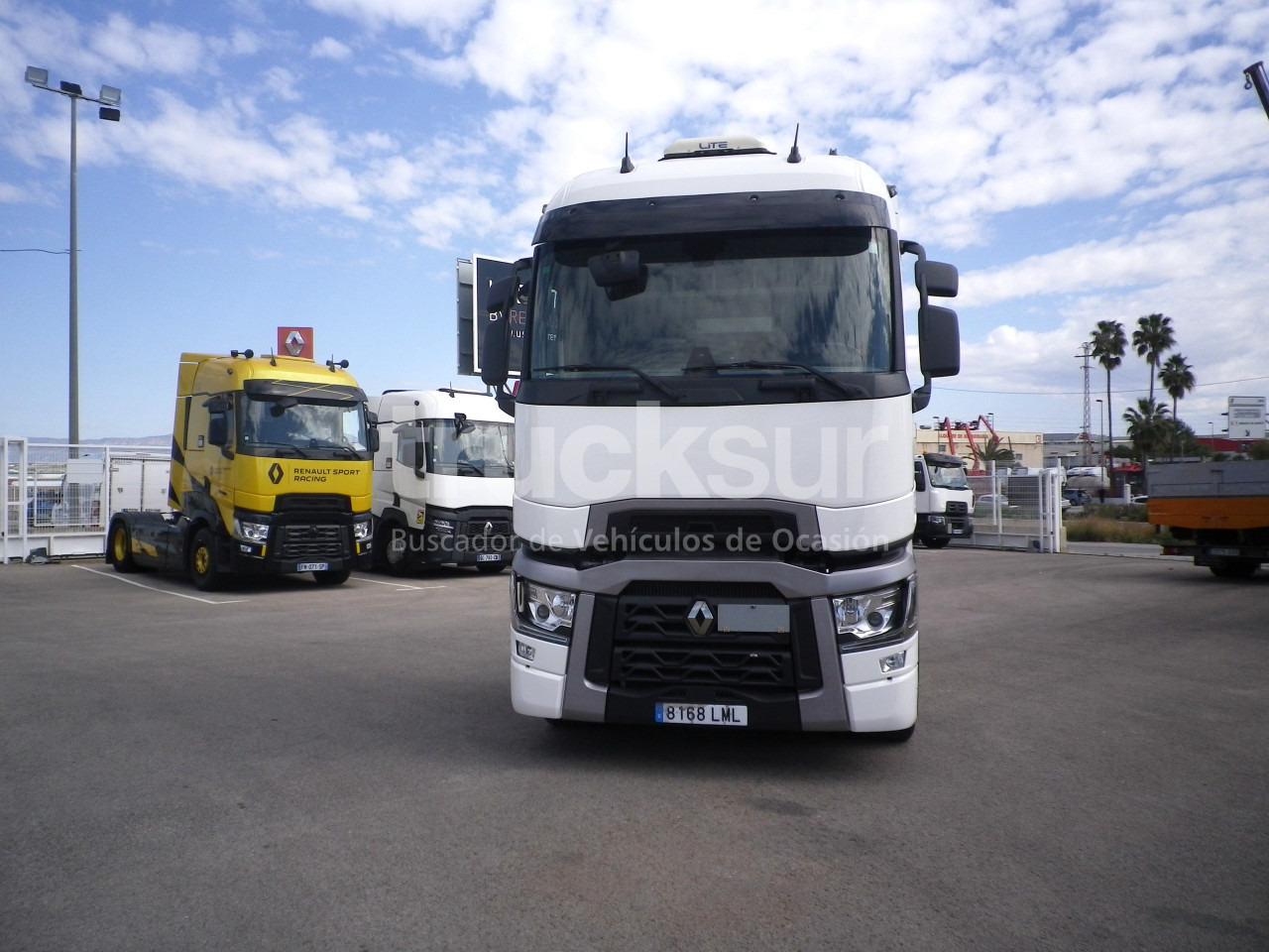RENAULT T520 HIGH SLEEPER CAB - Trekker: afbeelding 4 RENAULT T520 HIGH SLEEPER CAB - Trekker: afbeelding 4