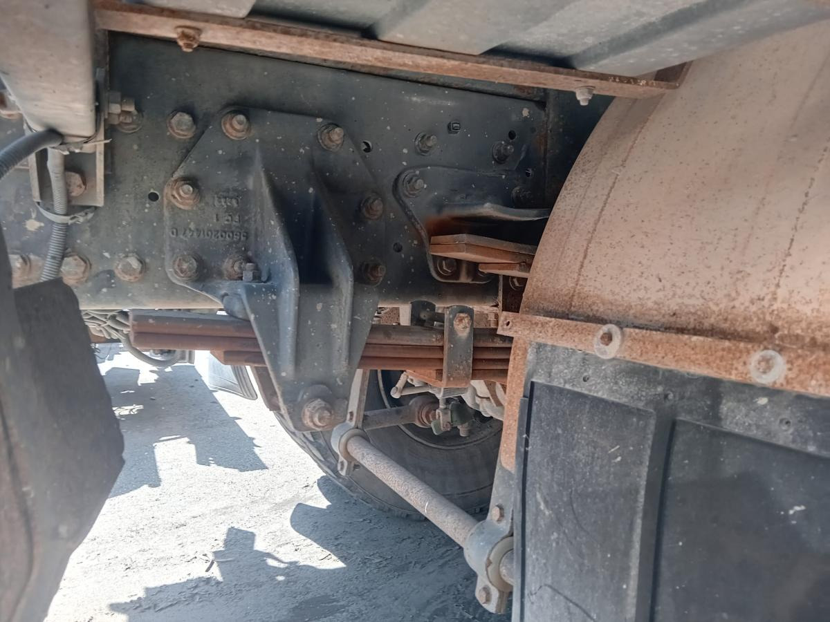 Renault Kerax 260 - Kipper vrachtwagen: afbeelding 4 Renault Kerax 260 - Kipper vrachtwagen: afbeelding 4