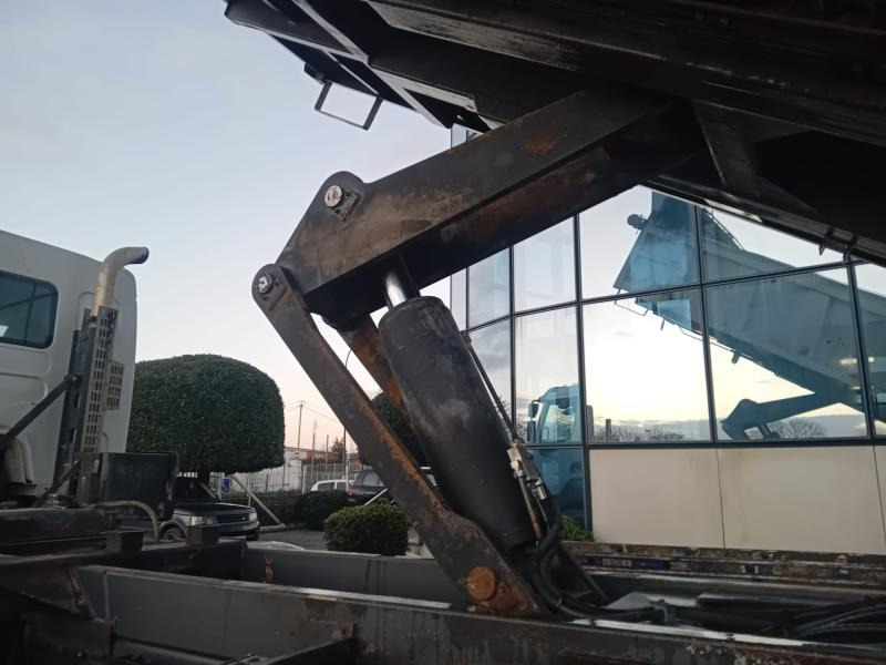 Renault Kerax 410 DXI - Kipper vrachtwagen: afbeelding 4 Renault Kerax 410 DXI - Kipper vrachtwagen: afbeelding 4