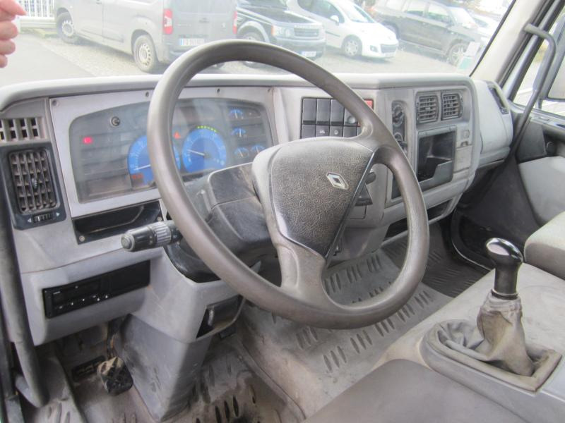 Interieur foto 1: Kipper vrachtwagen Renault Midlum 150 DCI Interieur foto 1: Kipper vrachtwagen Renault Midlum 150 DCI