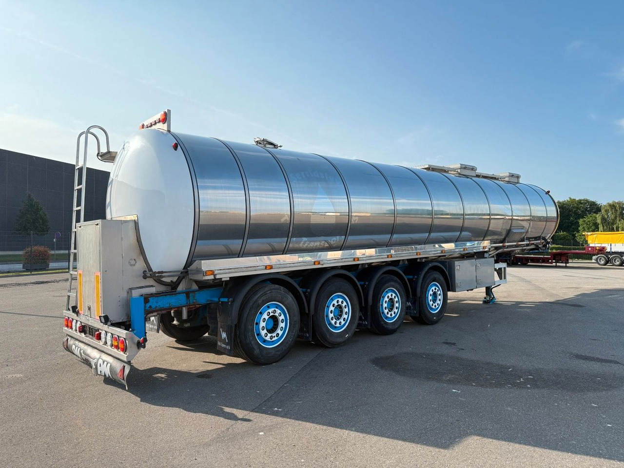 Burg VM Tarm 4 axle 33.000 L Vogelsang - Tankoplegger: afbeelding 3 Burg VM Tarm 4 axle 33.000 L Vogelsang - Tankoplegger: afbeelding 3