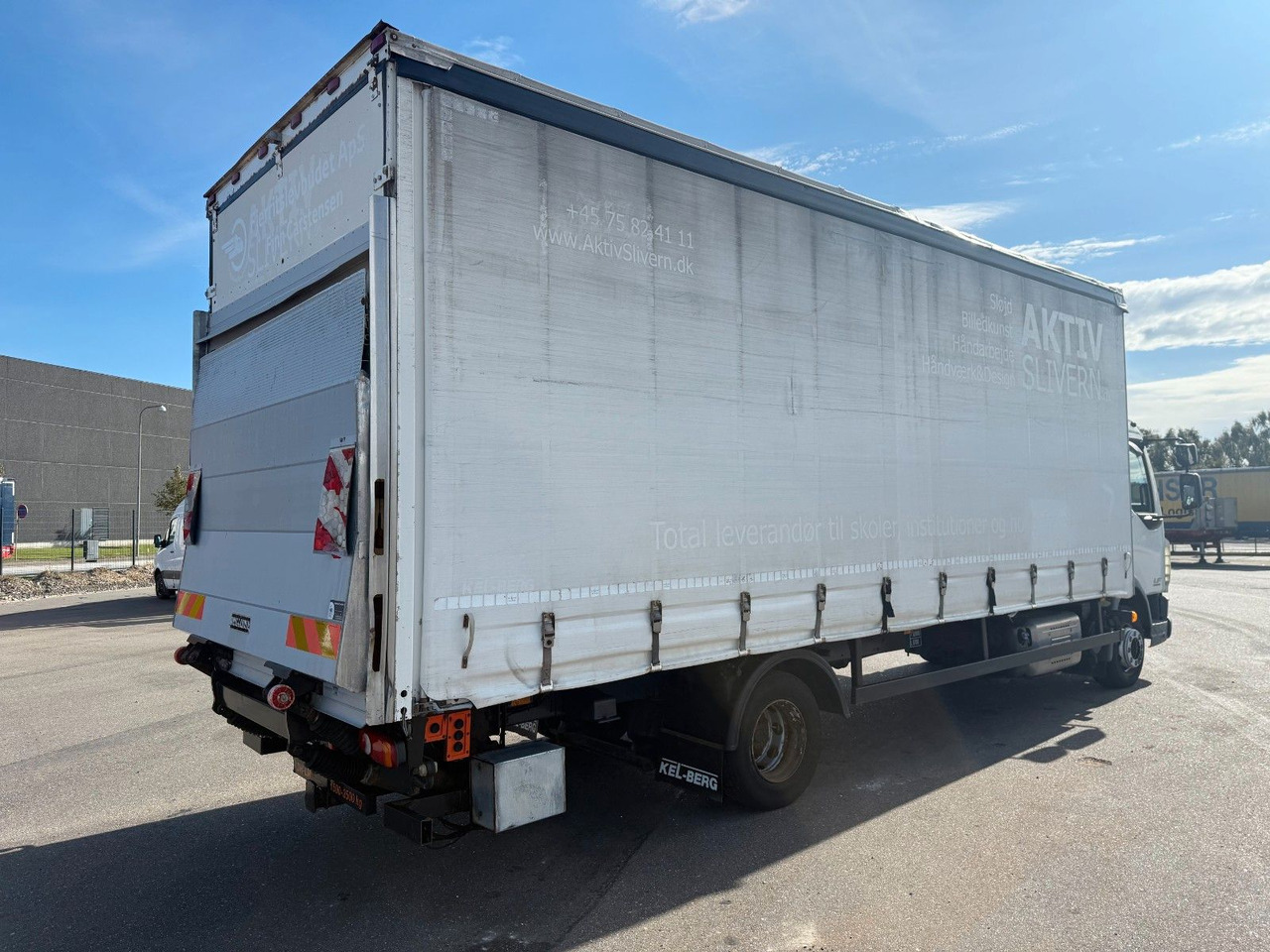 DAF LF 45 /220 4x2 Curtainsider and Taillift Euro 6 - Schuifzeilen vrachtwagen: afbeelding 3 DAF LF 45 /220 4x2 Curtainsider and Taillift Euro 6 - Schuifzeilen vrachtwagen: afbeelding 3