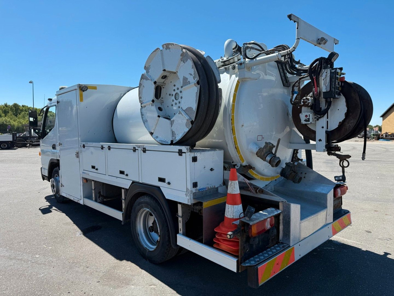 FUSO Canter 9C18 Duonic Rioned 3500 l. Kombi Euro 6 - Vacuümwagen: afbeelding 4 FUSO Canter 9C18 Duonic Rioned 3500 l. Kombi Euro 6 - Vacuümwagen: afbeelding 4