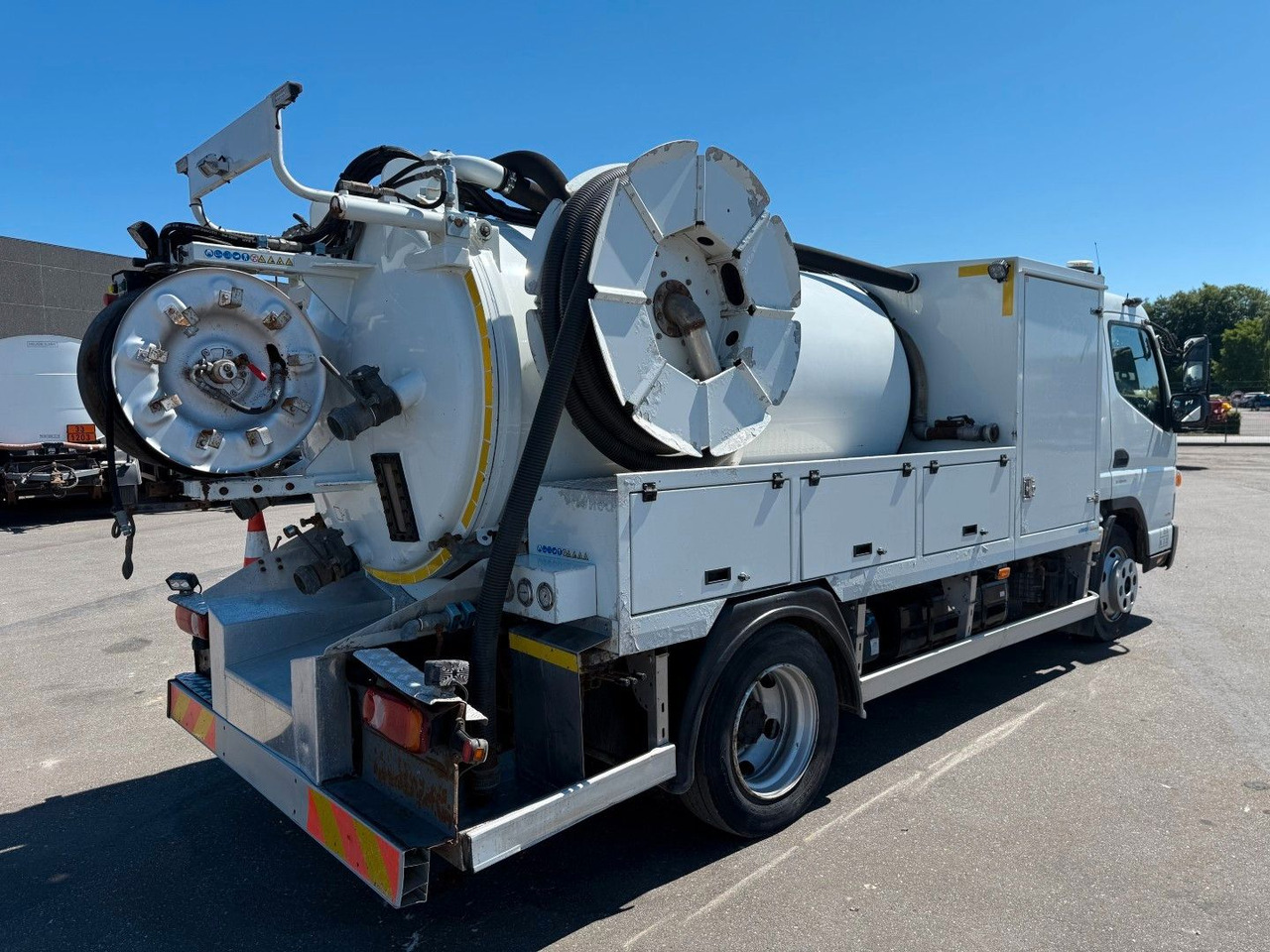 FUSO Canter 9C18 Duonic Rioned 3500 l. Kombi Euro 6 - Vacuümwagen: afbeelding 3 FUSO Canter 9C18 Duonic Rioned 3500 l. Kombi Euro 6 - Vacuümwagen: afbeelding 3