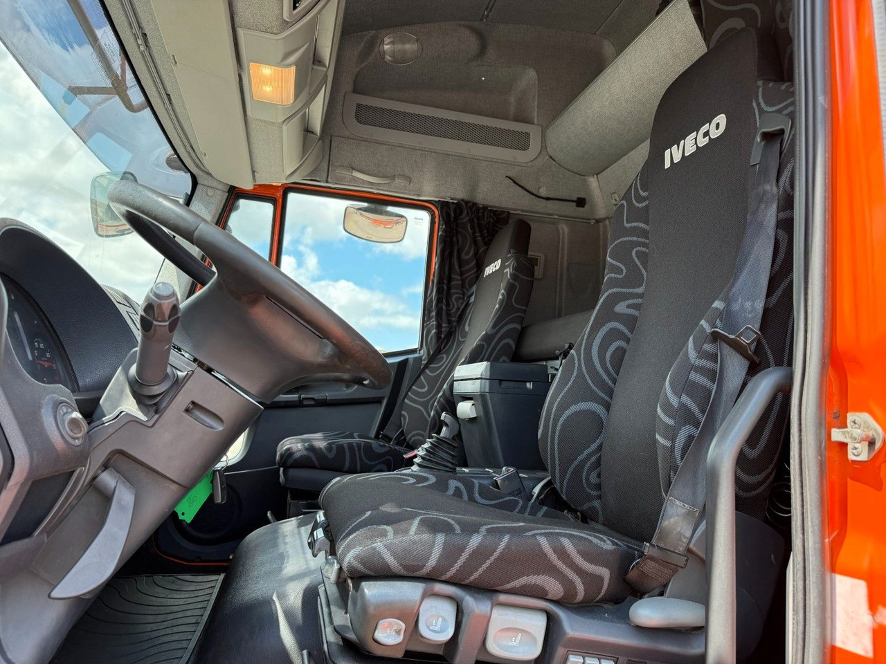 Iveco EuroCargo 180 E28 Euro 6 Freight Iveco EuroCargo 180 E28 Euro 6 Freight / Pritsche - Schuifzeilen vrachtwagen: afbeelding 5 Iveco EuroCargo 180 E28 Euro 6 Freight Iveco EuroCargo 180 E28 Euro 6 Freight / Pritsche - Schuifzeilen vrachtwagen: afbeelding 5