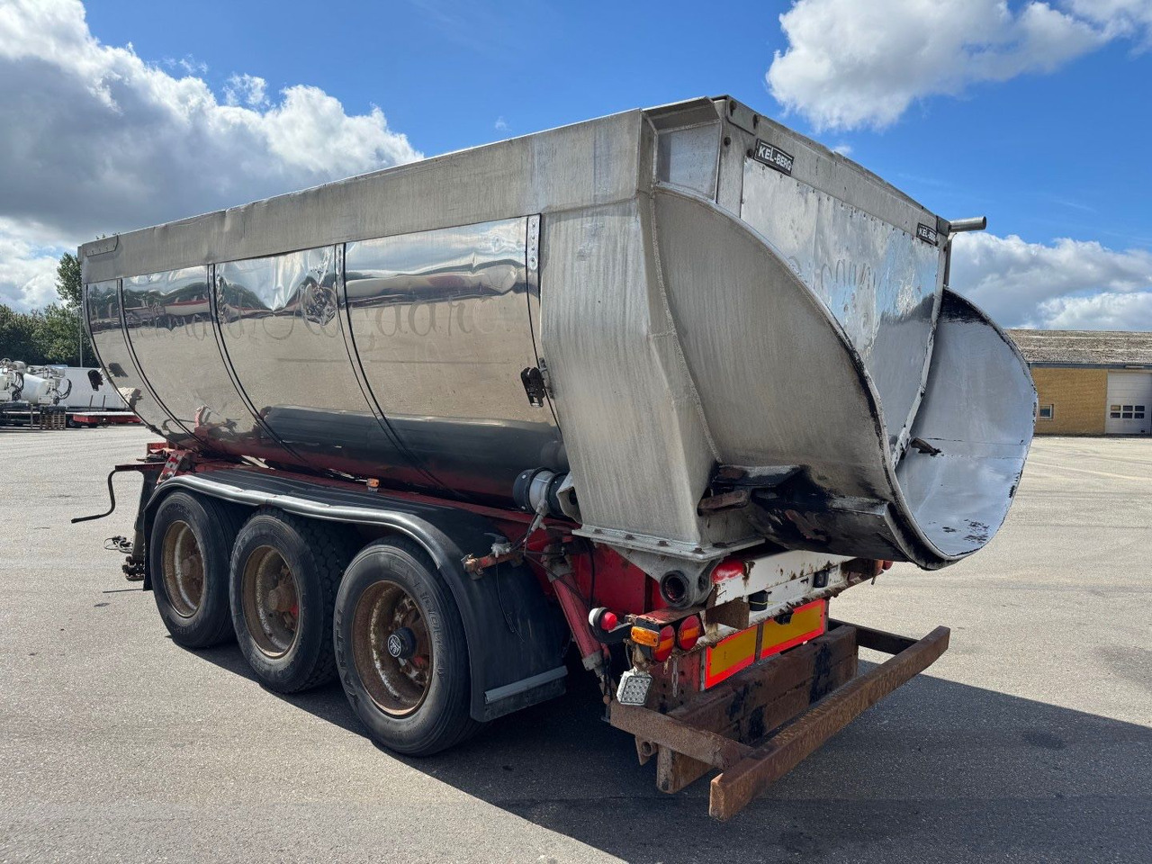 Kel-Berg 3 axle Asphalt tipper / Asphalt Kipper - Kipper aanhangwagen: afbeelding 5 Kel-Berg 3 axle Asphalt tipper / Asphalt Kipper - Kipper aanhangwagen: afbeelding 5