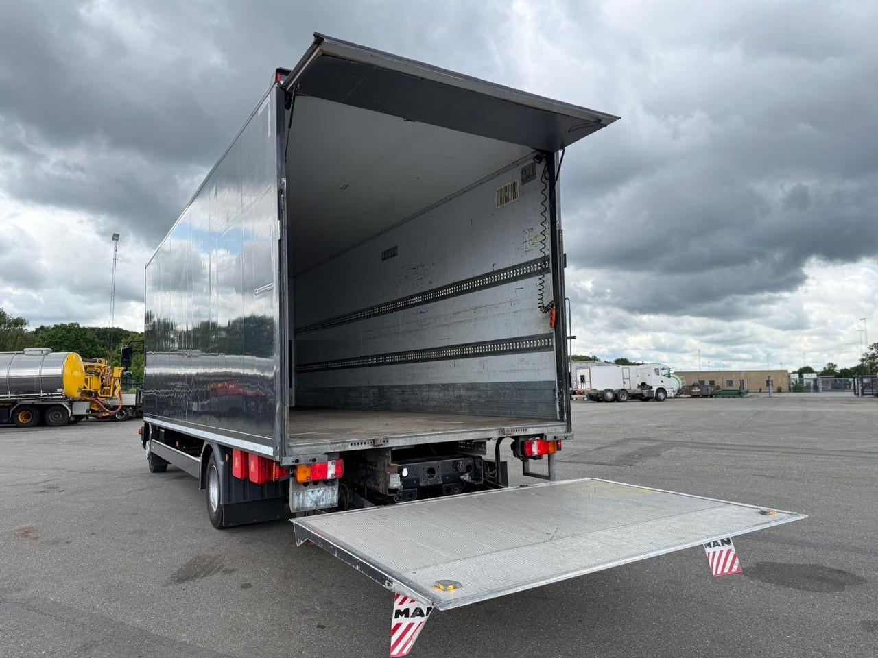 MAN TGL 12.250 Euro 6 Closed box / Koffer 7.20 m. - Bakwagen: afbeelding 5 MAN TGL 12.250 Euro 6 Closed box / Koffer 7.20 m. - Bakwagen: afbeelding 5