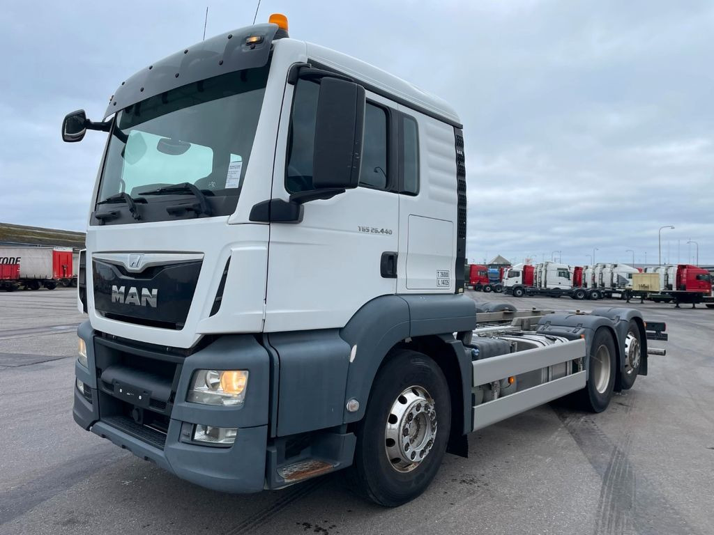 MAN TGS 26.440 6x2*4 Euro 6 Chassis ADR MAN TGS 26.440 6x2*4 Euro 6 Chassis ADR - Chassis vrachtwagen: afbeelding 1 MAN TGS 26.440 6x2*4 Euro 6 Chassis ADR MAN TGS 26.440 6x2*4 Euro 6 Chassis ADR - Chassis vrachtwagen: afbeelding 1