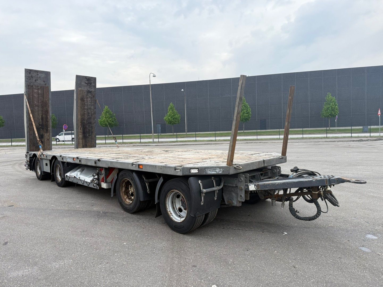 MTDK 4 Achsen 30 t. Maschinen Hydr. rampen - Dieplader aanhangwagen: afbeelding 2 MTDK 4 Achsen 30 t. Maschinen Hydr. rampen - Dieplader aanhangwagen: afbeelding 2
