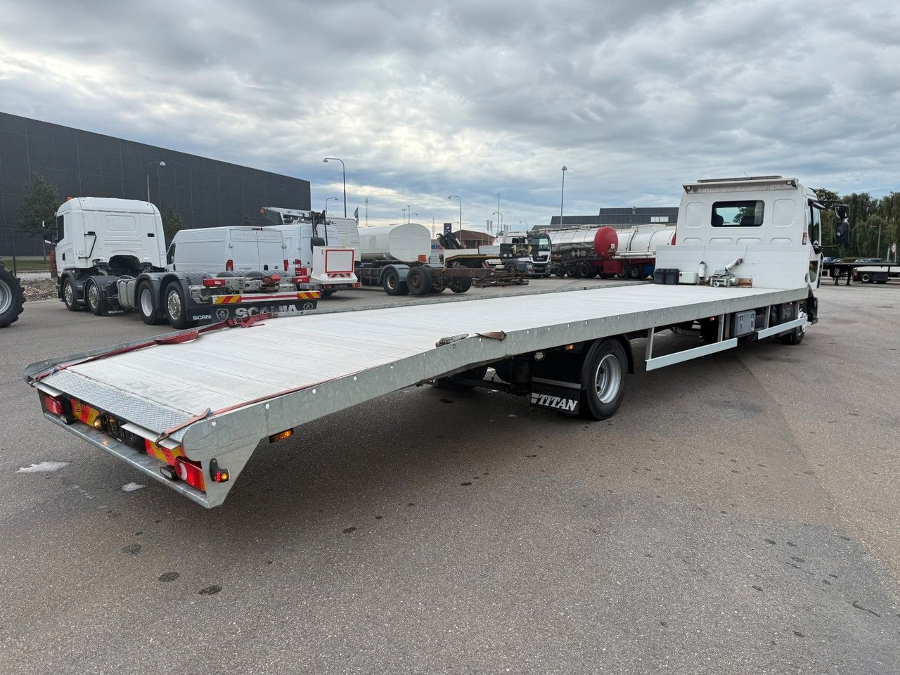 Renault D-Serie 240 10 m. Platform ONLY 46 tkm. EU 6 - Autovrachtwagen vrachtwagen: afbeelding 3 Renault D-Serie 240 10 m. Platform ONLY 46 tkm. EU 6 - Autovrachtwagen vrachtwagen: afbeelding 3
