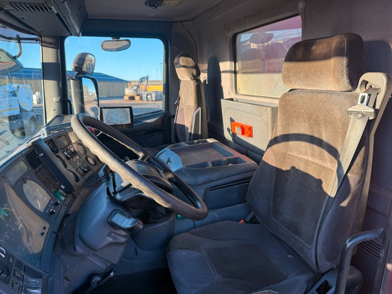 Scania 114/380 8x2*6 Assmann 14 m3 Vacuumtruck - Vacuümwagen: afbeelding 5 Scania 114/380 8x2*6 Assmann 14 m3 Vacuumtruck - Vacuümwagen: afbeelding 5