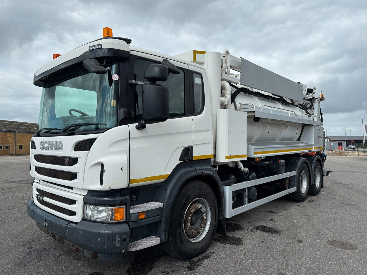 Scania P360 Euro 6 6x4 RHD Hvidtved Larsen FlexLine 312 - Vacuümwagen: afbeelding 2 Scania P360 Euro 6 6x4 RHD Hvidtved Larsen FlexLine 312 - Vacuümwagen: afbeelding 2