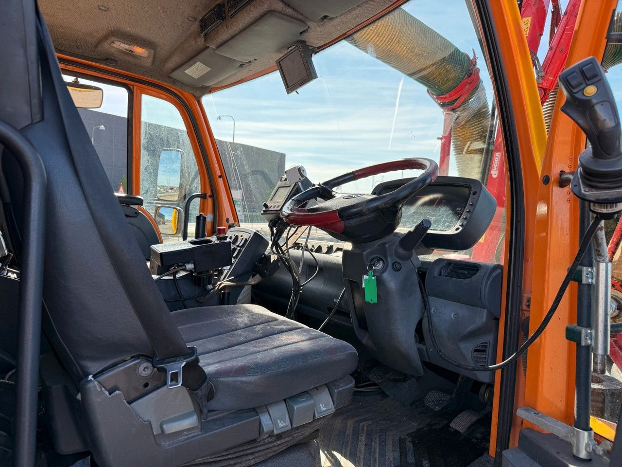 Unimog U500 4x4 / Dücker Kipper / Saug / Mäher MKT 15R - Kipper vrachtwagen: afbeelding 5 Unimog U500 4x4 / Dücker Kipper / Saug / Mäher MKT 15R - Kipper vrachtwagen: afbeelding 5