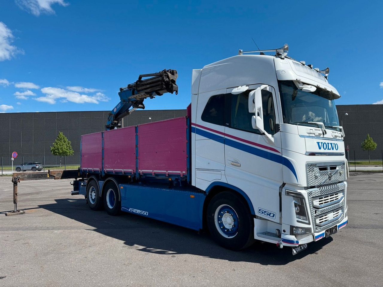 Volvo FH 16.550 6x24 / Crane HMF 3220K4 Euro 6 - Kraanwagen: afbeelding 3 Volvo FH 16.550 6x24 / Crane HMF 3220K4 Euro 6 - Kraanwagen: afbeelding 3