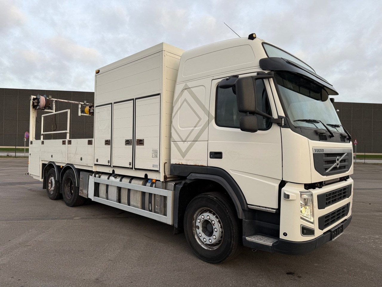Volvo FM 410 6x2 Euro 5 - Vrachtwagen met open laadbak: afbeelding 2 Volvo FM 410 6x2 Euro 5 - Vrachtwagen met open laadbak: afbeelding 2