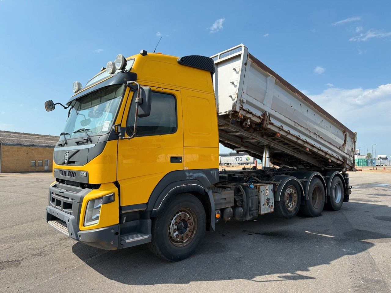 Volvo FMX500 8x4/4 Steel tipper Volvo FMX500 8x4/4 Steel tipper - Kipper vrachtwagen: afbeelding 1 Volvo FMX500 8x4/4 Steel tipper Volvo FMX500 8x4/4 Steel tipper - Kipper vrachtwagen: afbeelding 1