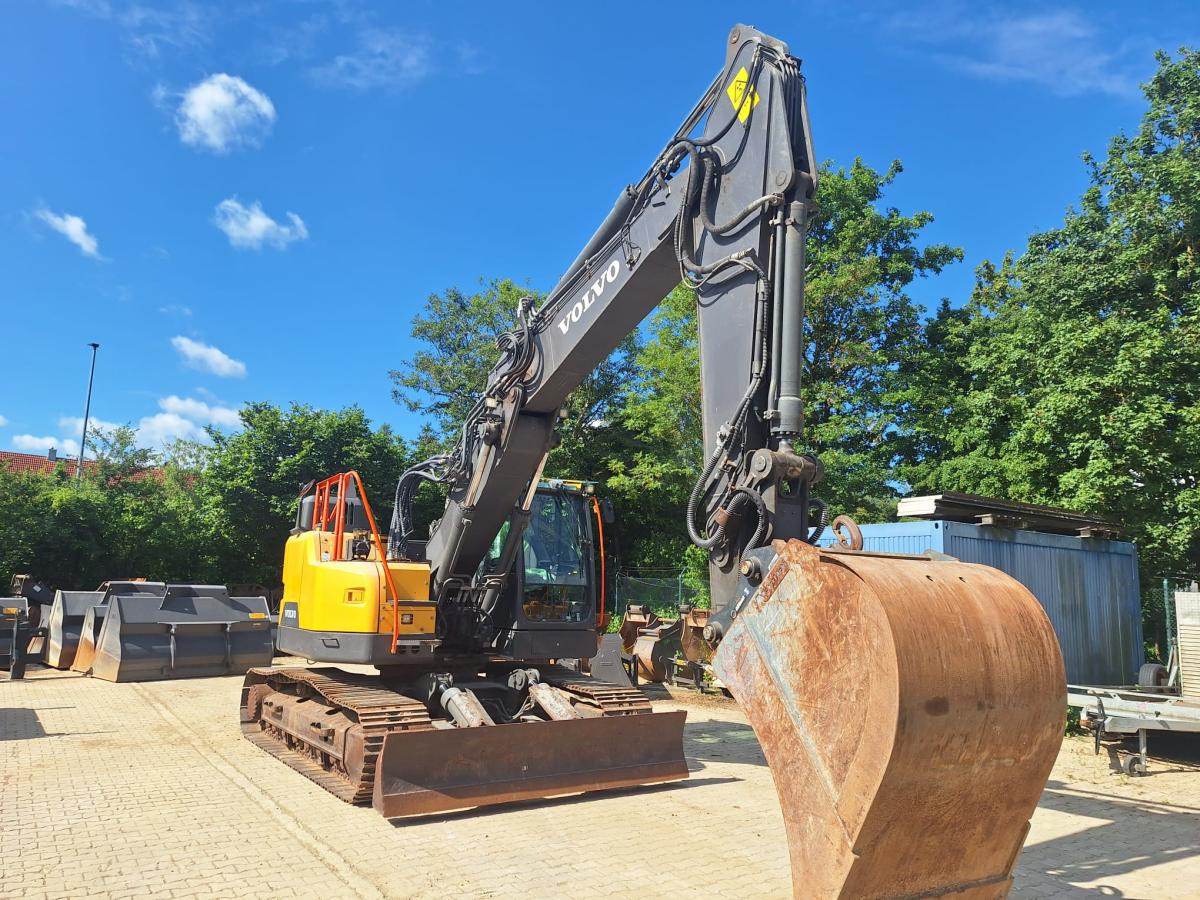 Volvo ECR235EL - Rupsgraafmachine: afbeelding 2 Volvo ECR235EL - Rupsgraafmachine: afbeelding 2
