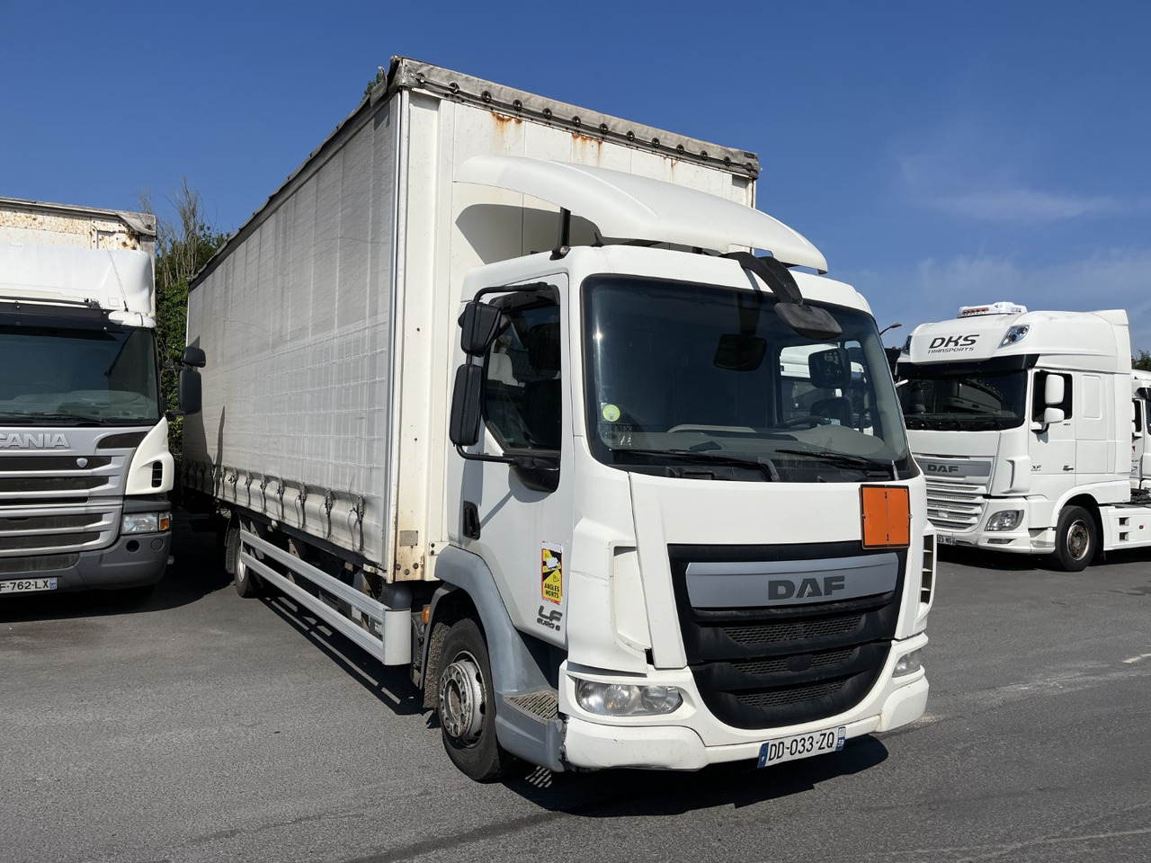 DAF LF 220 - Schuifzeilen vrachtwagen: afbeelding 1 DAF LF 220 - Schuifzeilen vrachtwagen: afbeelding 1