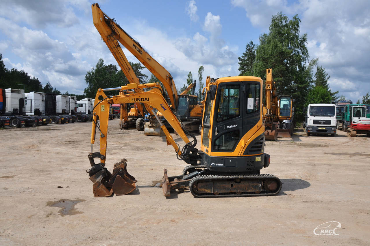Hyundai R25Z-9AK - Minigraafmachine: afbeelding 3 Hyundai R25Z-9AK - Minigraafmachine: afbeelding 3