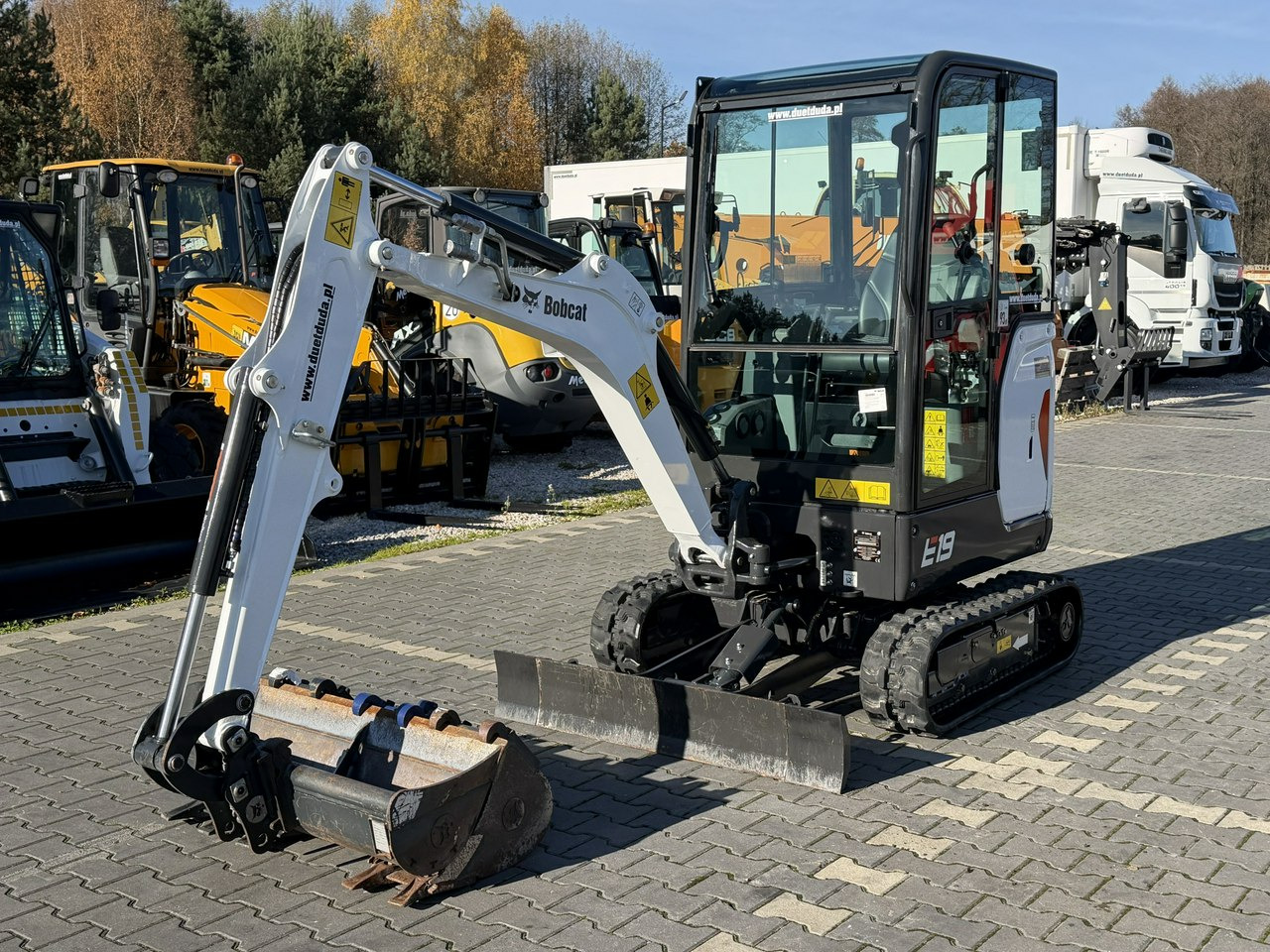 Bobcat E19 Komplet Łyżek Mało Używana Przepracowane tylko 90mth - Minigraafmachine: afbeelding 5 Bobcat E19 Komplet Łyżek Mało Używana Przepracowane tylko 90mth - Minigraafmachine: afbeelding 5