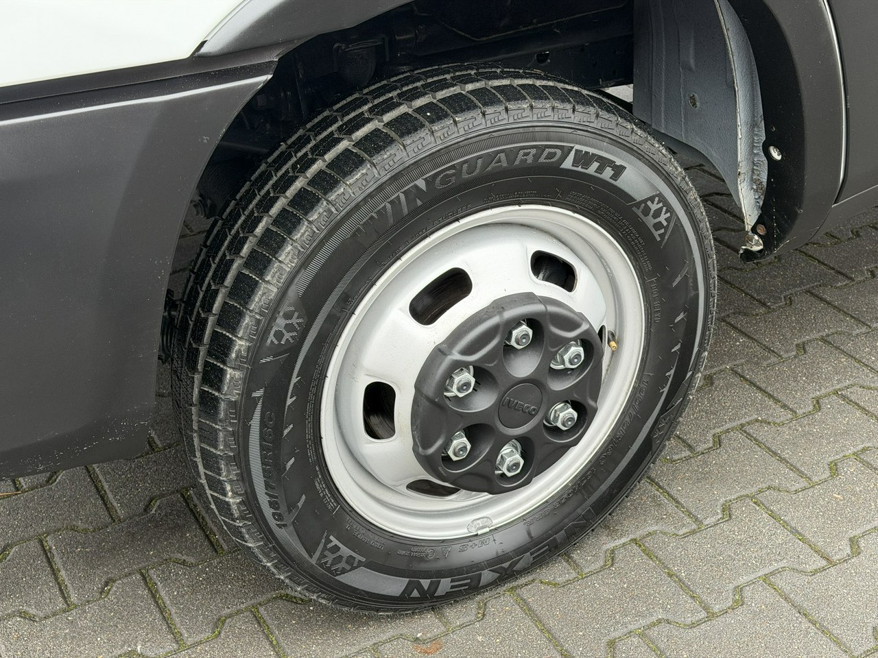 Iveco Daily 35C16 V - Kipper bestelwagen: afbeelding 2 Iveco Daily 35C16 V - Kipper bestelwagen: afbeelding 2