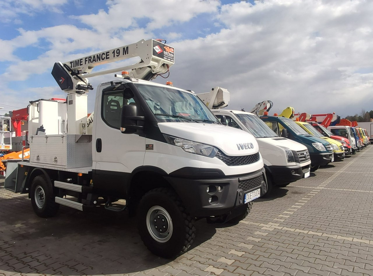 Iveco Daily 55S17W 4x4 Zwyżka 19m Versalift Lat 55 TB Time France - Vrachtwagen hoogwerker: afbeelding 3 Iveco Daily 55S17W 4x4 Zwyżka 19m Versalift Lat 55 TB Time France - Vrachtwagen hoogwerker: afbeelding 3