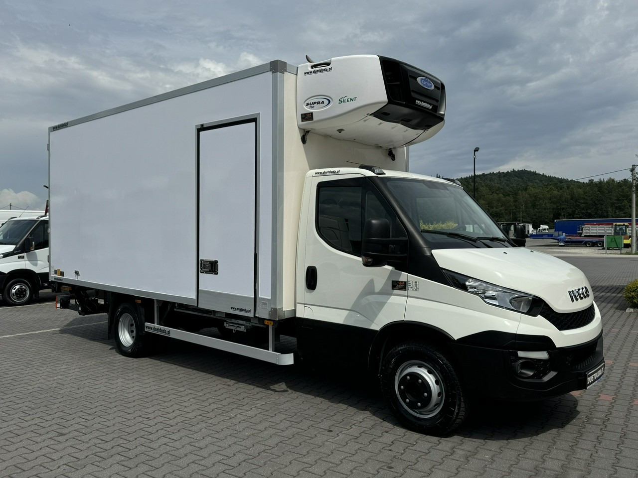 Iveco Daily 70C17 Mroźnia Agregat Carrier Supra 750 10-Palet + Winda - Koelwagen: afbeelding 2 Iveco Daily 70C17 Mroźnia Agregat Carrier Supra 750 10-Palet + Winda - Koelwagen: afbeelding 2