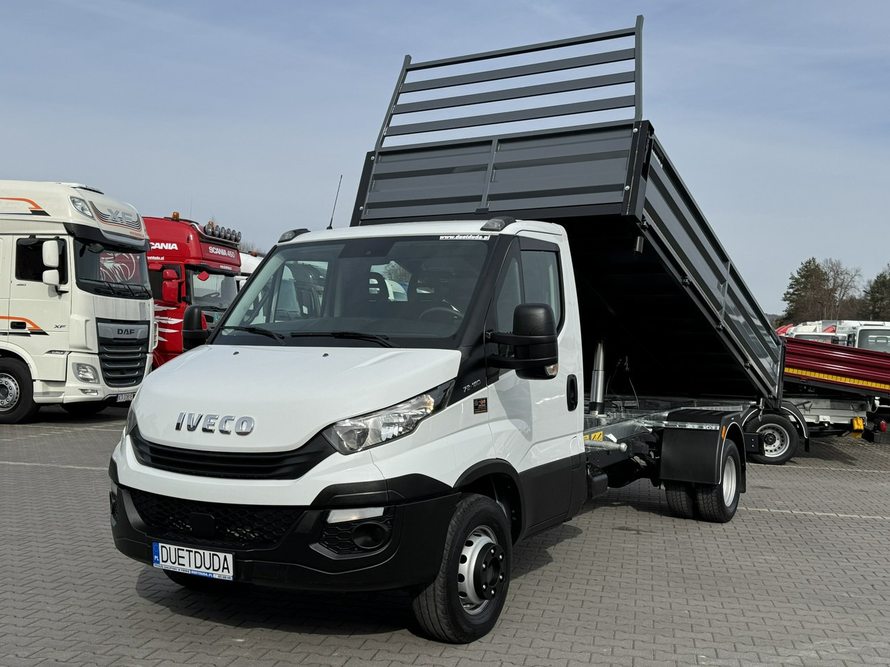 Iveco Daily 70C18 V H (72C18) Wywrotka 3-stronna Nowa Zabudowa - Kipper vrachtwagen: afbeelding 2 Iveco Daily 70C18 V H (72C18) Wywrotka 3-stronna Nowa Zabudowa - Kipper vrachtwagen: afbeelding 2