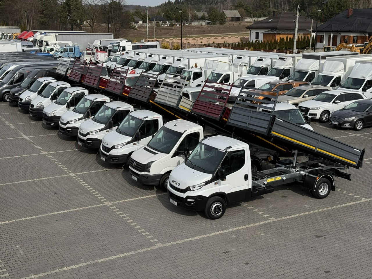 Iveco Daily 70C18 V H (72C18) Wywrotka 3-stronna Nowa Zabudowa - Kipper vrachtwagen: afbeelding 4 Iveco Daily 70C18 V H (72C18) Wywrotka 3-stronna Nowa Zabudowa - Kipper vrachtwagen: afbeelding 4