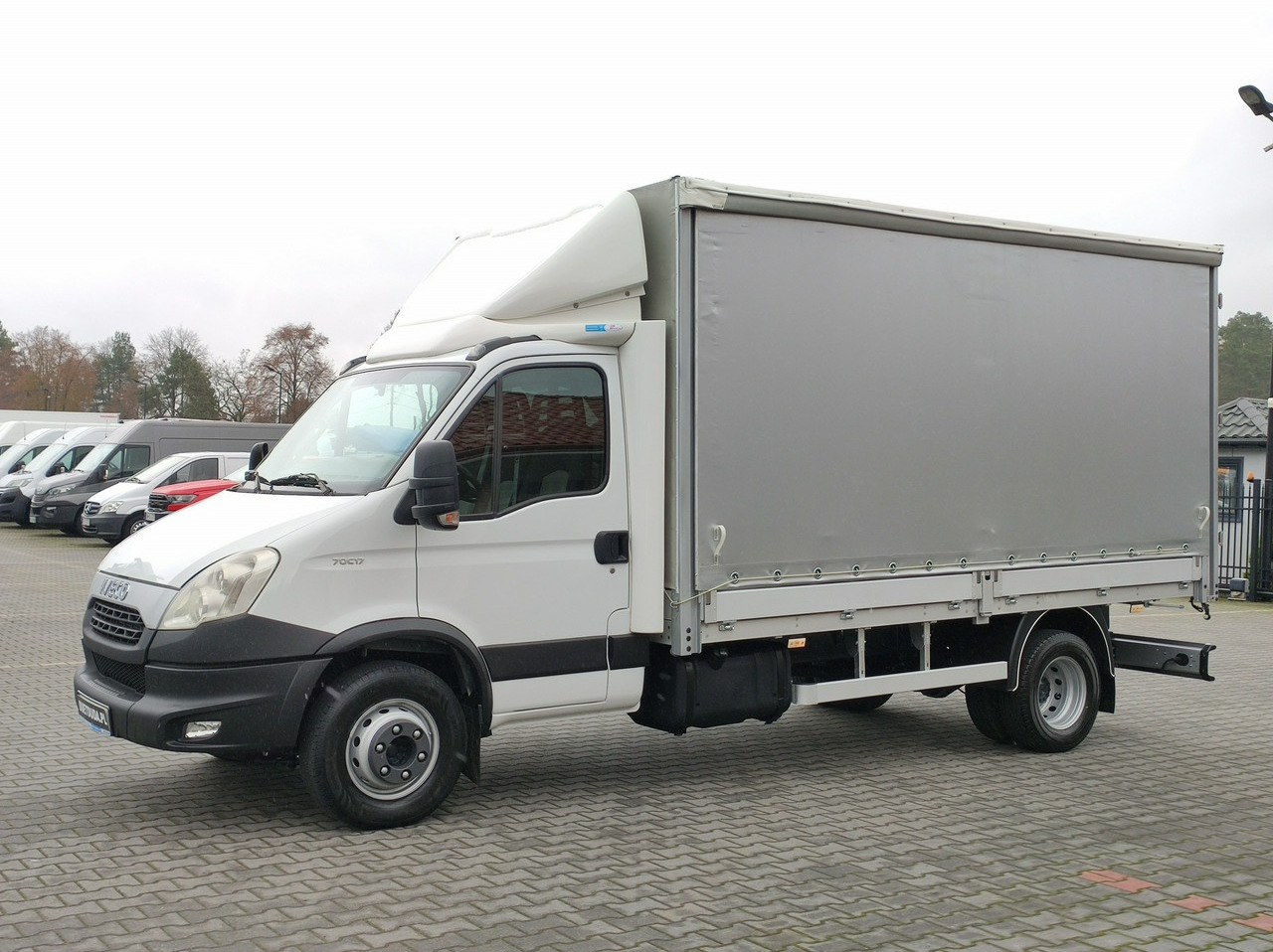 Iveco Daily 70C18 V H - Schuifzeilen bestelwagen: afbeelding 2 Iveco Daily 70C18 V H - Schuifzeilen bestelwagen: afbeelding 2