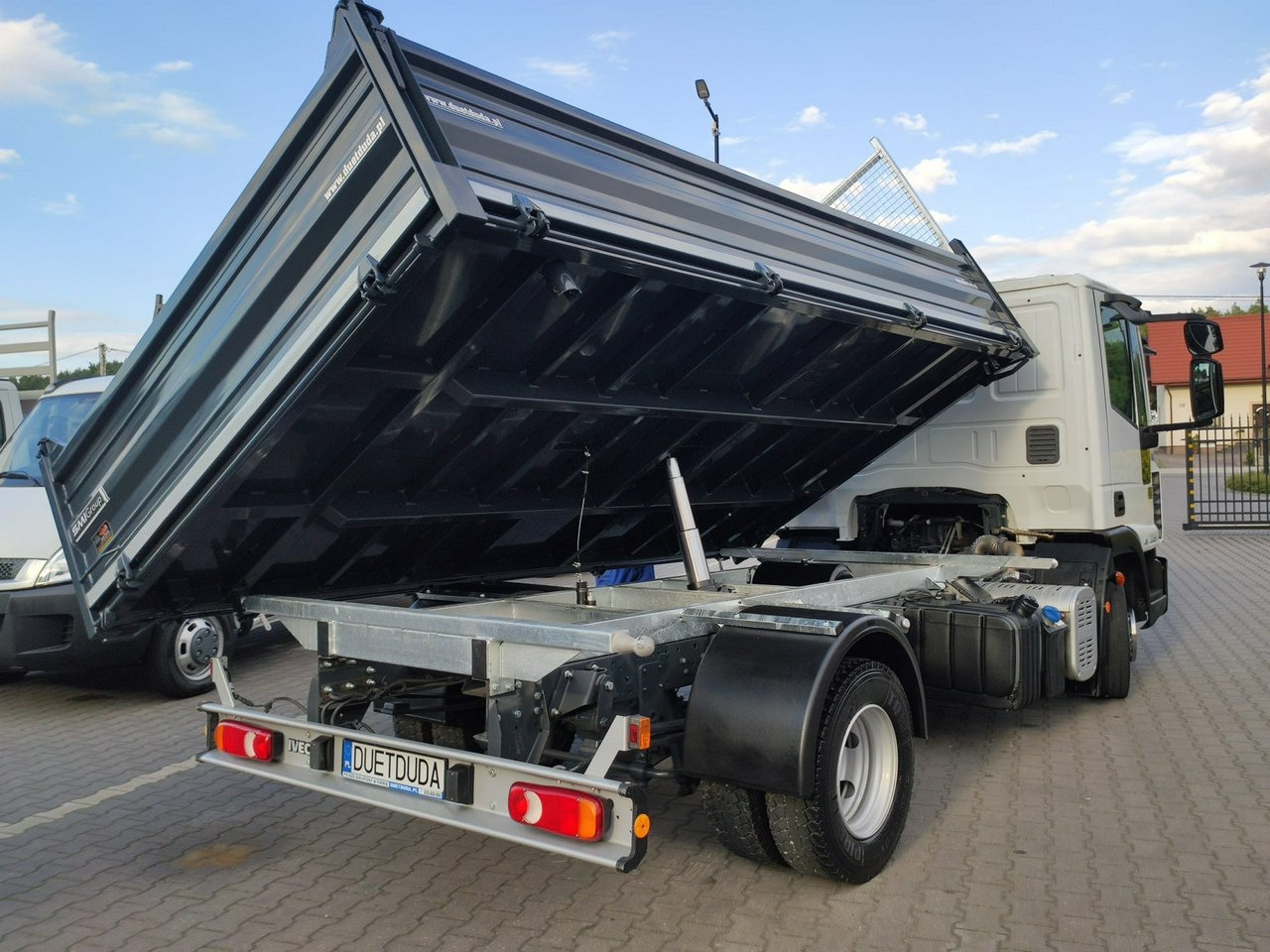 Iveco Eurocargo 80EL18 E5 Super Stan UNIKAT !!! - Kipper vrachtwagen: afbeelding 4 Iveco Eurocargo 80EL18 E5 Super Stan UNIKAT !!! - Kipper vrachtwagen: afbeelding 4