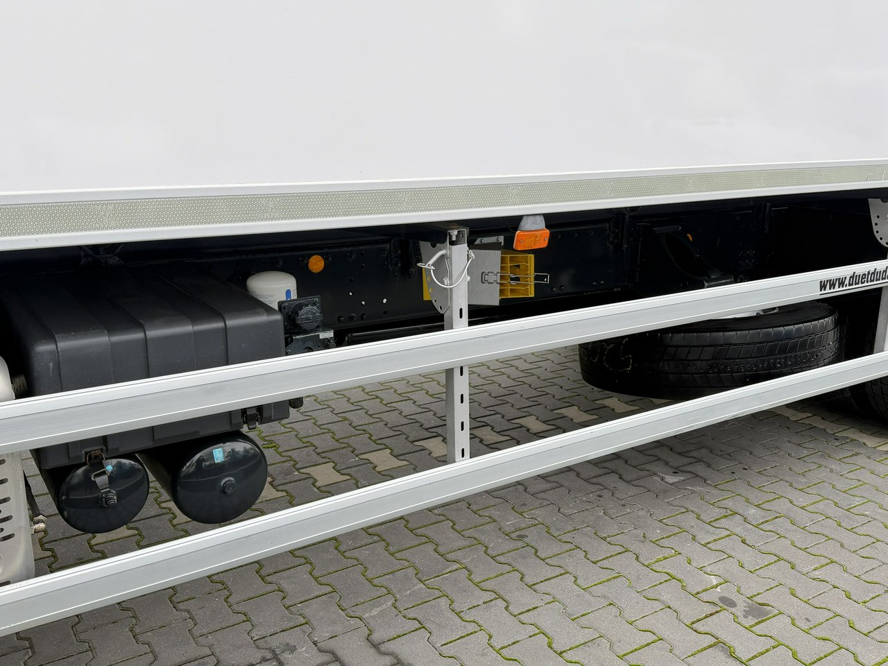 Iveco STRALIS 260S40 E6 Chłodnia Mroźnia Agregat THERMO KING T-1000R - Koelwagen vrachtwagen: afbeelding 5 Iveco STRALIS 260S40 E6 Chłodnia Mroźnia Agregat THERMO KING T-1000R - Koelwagen vrachtwagen: afbeelding 5