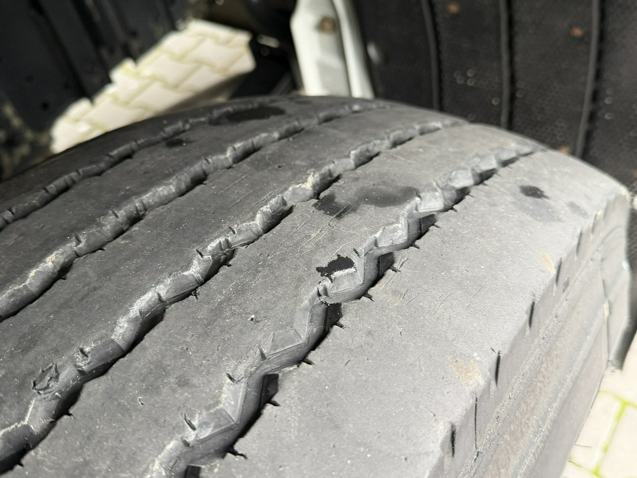 Iveco STRALIS 260S40 E6 Chłodnia Mroźnia Agregat THERMO KING T-1000R - Koelwagen vrachtwagen: afbeelding 4 Iveco STRALIS 260S40 E6 Chłodnia Mroźnia Agregat THERMO KING T-1000R - Koelwagen vrachtwagen: afbeelding 4