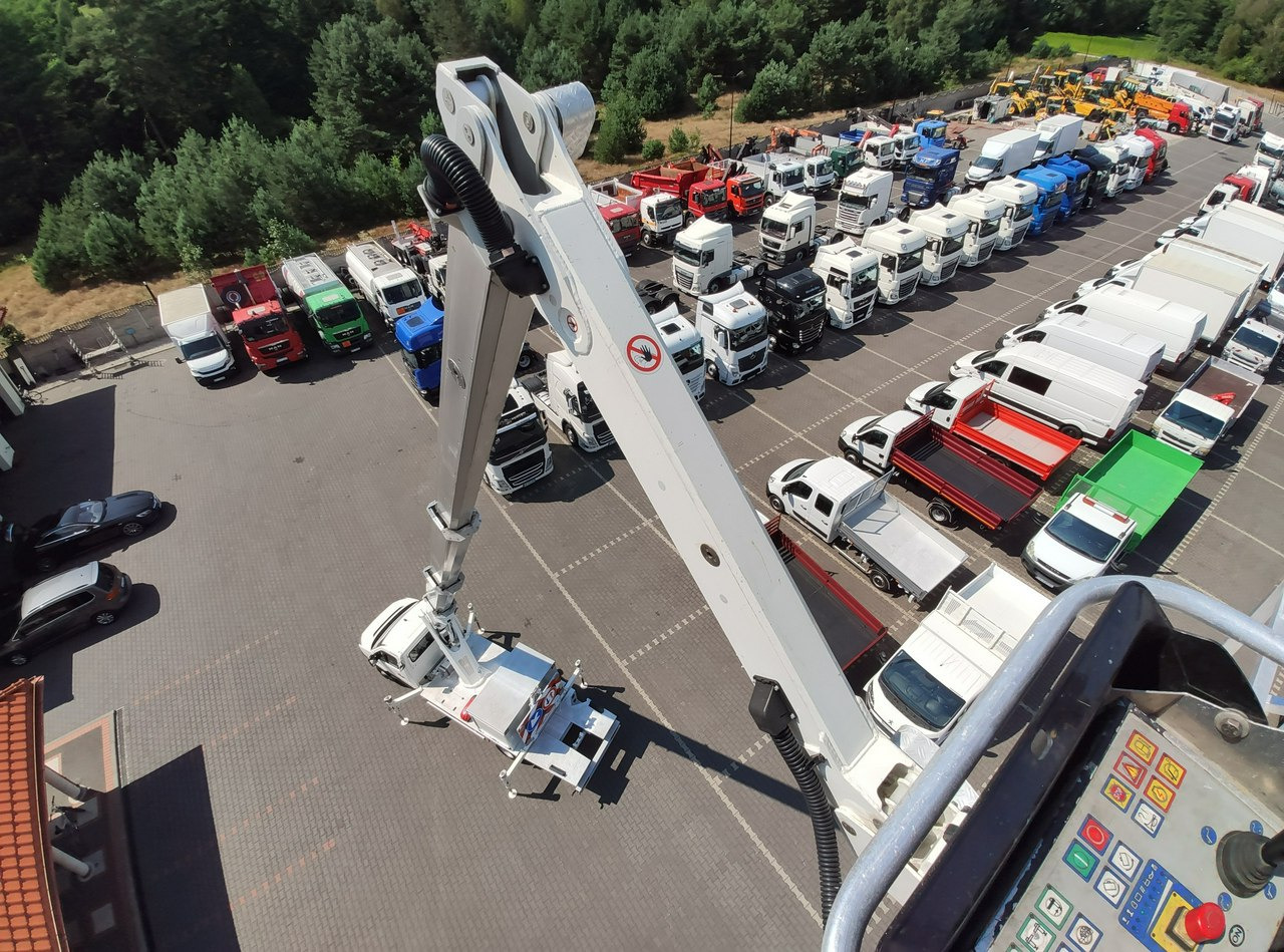 Iveco Volkswagen Crafter 4x4 Zwyżka 21m Palfinger P210BK JIP-Ogon udt - Vrachtwagen hoogwerker: afbeelding 3 Iveco Volkswagen Crafter 4x4 Zwyżka 21m Palfinger P210BK JIP-Ogon udt - Vrachtwagen hoogwerker: afbeelding 3