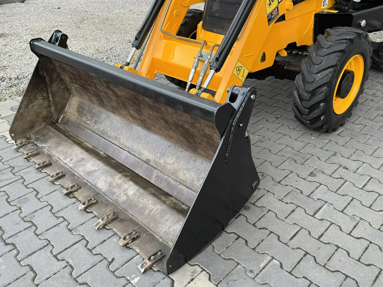 JCB MIDI CX Szybkozłącze Nowe Opony bez luzów i wycieków Super Stan - Graaflaadmachine: afbeelding 2 JCB MIDI CX Szybkozłącze Nowe Opony bez luzów i wycieków Super Stan - Graaflaadmachine: afbeelding 2