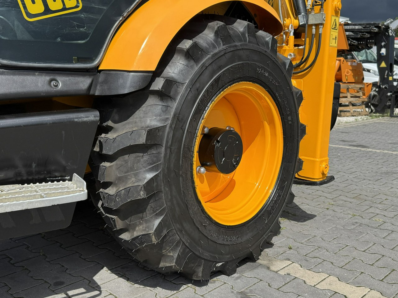 JCB MIDI CX Szybkozłącze Nowe Opony bez luzów i wycieków Super Stan - Graaflaadmachine: afbeelding 5 JCB MIDI CX Szybkozłącze Nowe Opony bez luzów i wycieków Super Stan - Graaflaadmachine: afbeelding 5