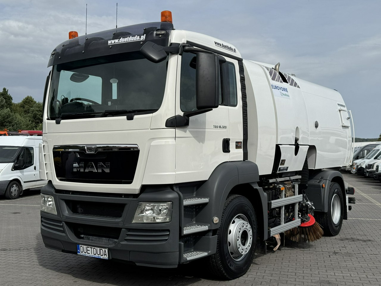 MAN TGS 18.320 E5 BUCHER OPTIFANT 8000 Zamiatarka Uliczna Euro 6 - Veegwagen: afbeelding 4 MAN TGS 18.320 E5 BUCHER OPTIFANT 8000 Zamiatarka Uliczna Euro 6 - Veegwagen: afbeelding 4