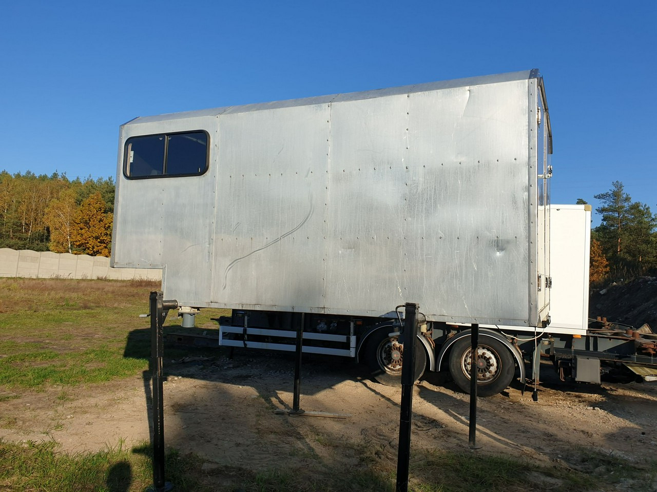 Mercedes ATEGO 1221 - Gesloten laadbak: afbeelding 2 Mercedes ATEGO 1221 - Gesloten laadbak: afbeelding 2